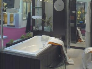 Banheira Gurton 1,5x85x43 5 Jatos