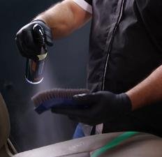 Limpa Couro Banco Automotivo e Sof� Higicouro Vonixx 500ML