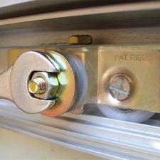 1 Roldana Dupla 1125DR Regulagem Brock 8 e 10mm Porta Vidro Peso