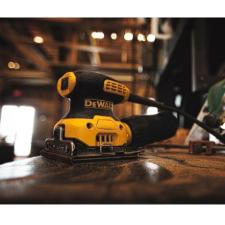 LIXADEIRA DEWALT ORBITAL 1/4