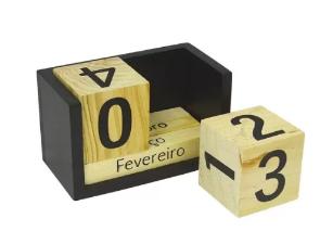 Calend�rio Permanente Decorativo em Madeira