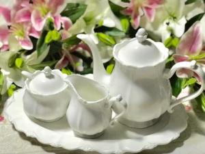 Conjunto de 3 Pe�as de Ch� Fancy de Porcelana