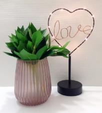 Lumin�ria de Mesa Love com Led