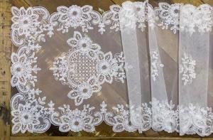 Trilho de Mesa Off White de Tule Branco Manu Fisch