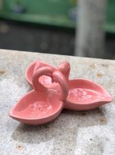 Petisqueira com Tr�s Flamingos