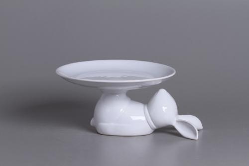 Boleira M�dia de Coelho Branco