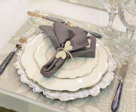 Lugar Americano Cinza Folhagem Branca