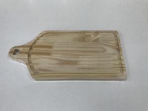 T�bua de Madeira com Furo de Cora��o no Cabo