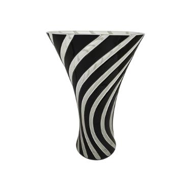 Vaso em cristal Strauss L569 25cm: uma pe�a de arte em preto e branco