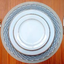 Aparelho de Jantar Noritake Toorak Platinum 18 Pe�as: Eleg�ncia em Porcelana com Filete em Platina