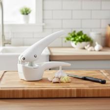 Espremedor de alho Ghidini Acea branco 3 l�minas, alta praticidade e sem esfor�o