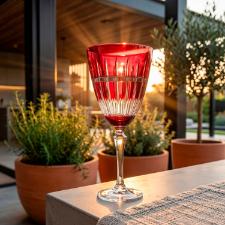 Ta�a para �gua L'Hermitage Elizabeth Cristal Vermelha 350ml: Sofistica��o e Lapida��o Cl�ssica