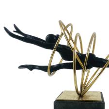 Estatueta de resina Elby Gin�stica c�rculos 29,5cm dourado
