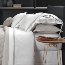 Fronha Trussardi  Vercelli 300 fios 50cmx70cm Branco/Marmo