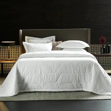 Colcha com 2 Porta-travesseiros em algod�o Trussardi Palazzi King 290x250cm branco