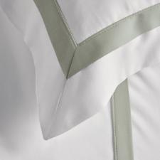 Jogo de len�ol Trussardi Vercelli 300 fios em algod�o Queen Branco e Pistacchio