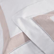 Jogo de Cama Queen Trussardi Rivus em Linho e Algod�o Branco e Natural: Tradi��o e Luxo para o seu Quarto