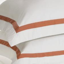 Jogo de cama Trussardi Vercelli cetim 300 fios queen 4 pe�as branco e solare