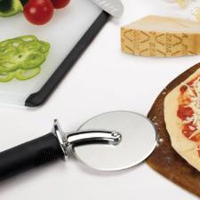 Cortador de pizza em a�o inox OXO 26cm preto