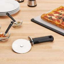 Cortador de pizza em a�o inox OXO 26cm preto