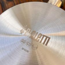 Frigideira Bialetti Petravera em alum�nio 24cm cinza