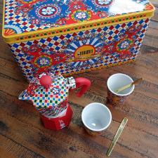 Jogo de Cafeteira Moka Bialetti Dolce & Gabbana: Kit Luxo com 2 Copos, 2 Misturadores e Lata