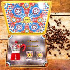 Jogo de Cafeteira Moka Bialetti Dolce & Gabbana: Kit Luxo com 2 Copos, 2 Misturadores e Lata
