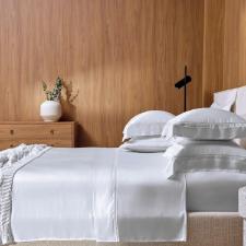 Jogo de Fronhas Trussardi Contessina 300 Fios Cetim de Bambu 50x70cm Branco: Prote��o e Suavidade para o Sono