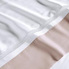 Jogo de Fronhas Trussardi Contessina 300 Fios Cetim de Bambu 50x90cm Branco e Rose: Eleg�ncia e Maciez Absoluta