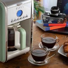 Cafeteira de Filtro Ariete 1342 Vintage Verde: O Charme Retr� com Programa��o LCD e Jarra de Vidro 220V