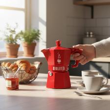 Cafeteira Italiana Bialetti Moka Express 3 X�caras: Edi��o Exclusive Vermelha e Design Retr�