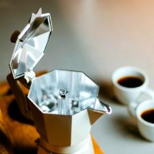 Cafeteira Italiana Bialetti Moka Express 6 X�caras: Edi��o Exclusive Areia com Design Italiano