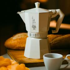 Cafeteira Italiana Bialetti Moka Express 6 X�caras: Edi��o Exclusive Areia com Design Italiano