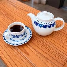 Bule Pequeno em Porcelana Vista Alegre Azure Lux 436ml: O Encanto do Ch� com o Toque da Arte Portuguesa