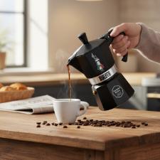 Cafeteira Moka Express Bialetti com Omino Colorido 6 X�caras Preta: Estilo e Tradi��o Italiana
