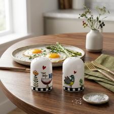 Jogo de Saleiro e Pimenteiro em Porcelana Egan Cocorico 4x6cm: O Detalhe L�dico que Faltava na sua Mesa
