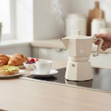 Cafeteira Moka Bialetti Exclusive Induction 3 X�caras Areia: Tradi��o Italiana e Design Contempor�neo
