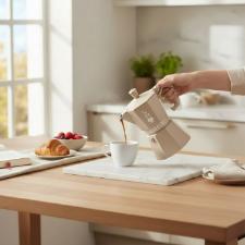 Cafeteira Moka Bialetti Exclusive Induction 3 X�caras Areia: Tradi��o Italiana e Design Contempor�neo