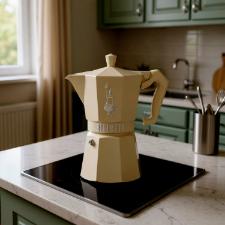 Cafeteira Moka Bialetti Exclusive Induction 6 X�caras Areia: Tradi��o Italiana e Eleg�ncia Ampliada