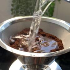 Coador de cafe filtro permanente em aco inox.